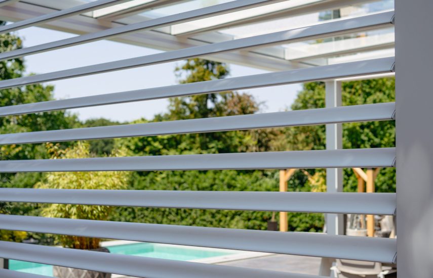 Glasschiebewände und Seitenelemente